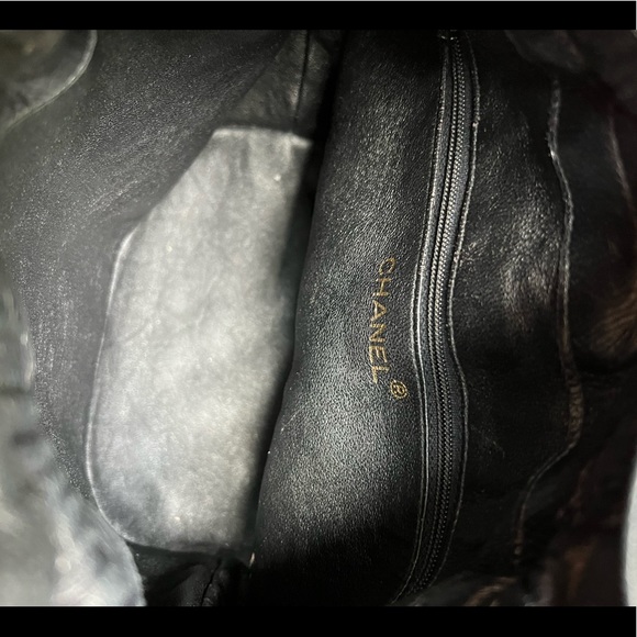 Vintage Chanel drawstring bag - Picture 7 of 16